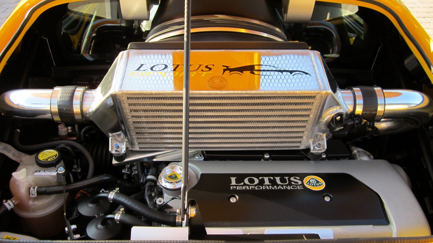 LD's Photo Blog - Pagina 22 Lotus-engine